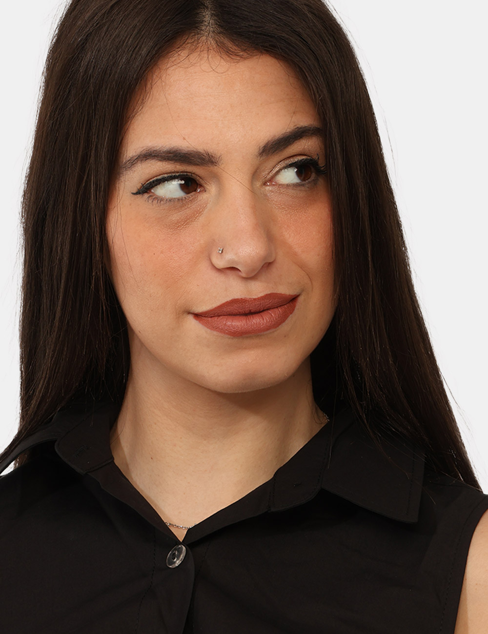 VS25-17256-SB_BLACK_PE26_3 Camicia Via Delle Rose Nera - La Camicia VIA DELLE ROSE Nera è il capo ideale per chi desidera un look femminile, elegante e