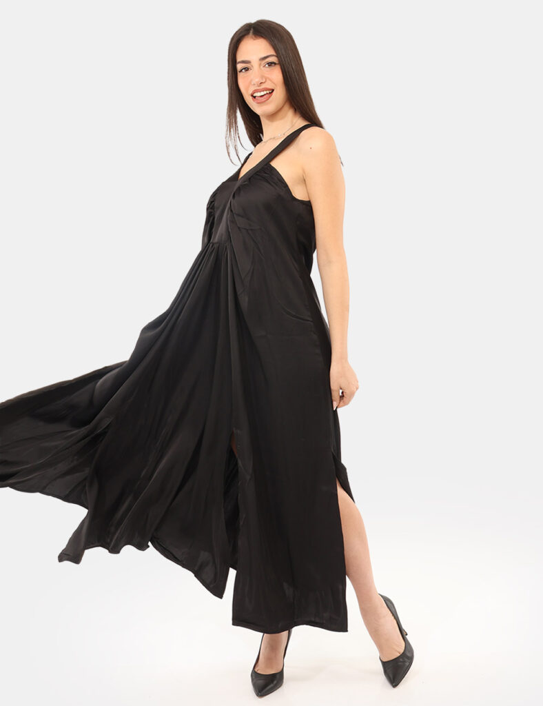 Vestito Via Delle Rose Nero - Il Vestito VIA DELLE ROSE Nero è un capo femminile e sofisticato pensato per valorizzare la si