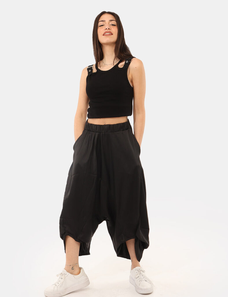 Pantalone Via Delle Rose Nero - Il Pantalone VIA DELLE ROSE Nero è un capo moderno e versatile pensato per accompagnarti con