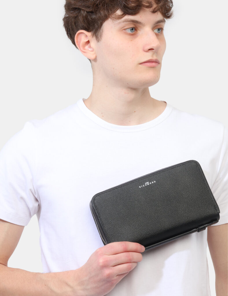 Portadocumenti John Richmond Nero - Portadocumenti JOHN RICHMOND Nero Pratico, moderno e pensato per accompagnarti con stile