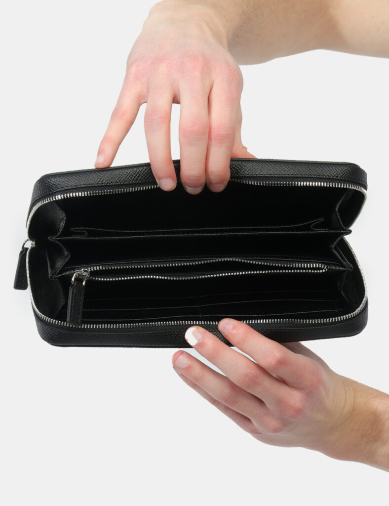 Portadocumenti John Richmond Nero - Portadocumenti JOHN RICHMOND Nero Pratico, moderno e pensato per accompagnarti con stile