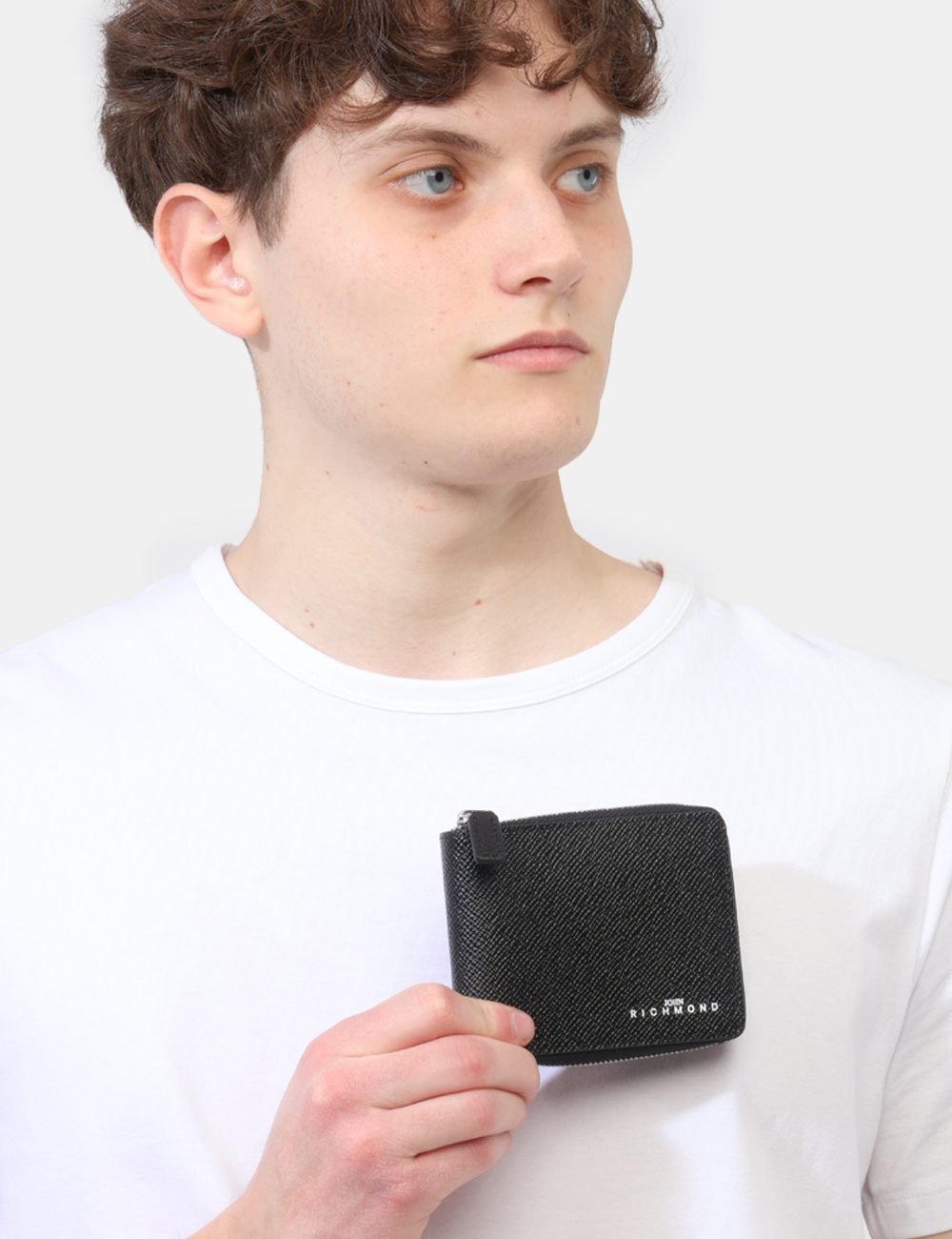 26198PF-SB_BLACK_PE26_1 Portafoglio John Richmond Nero - Portafoglio JOHN RICHMOND Nero Compatto, funzionale e dal design contemporaneo, questo port