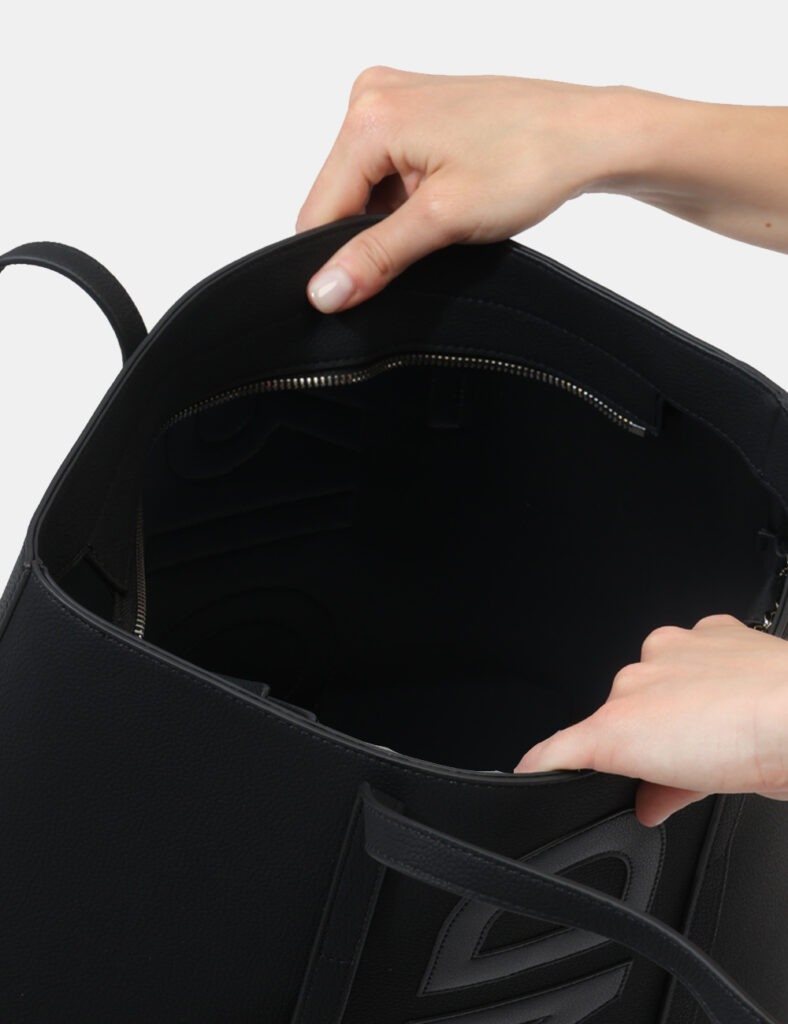 Borsa John Richmond Nera - Borsa JOHN RICHMOND Nera Elegante, capiente e dal design contemporaneo, questa borsa da donna fir