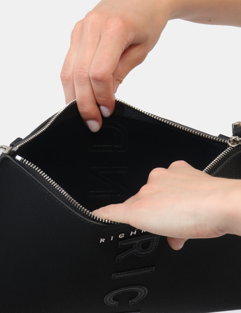 Borsa John Richmond Nera - Borsa JOHN RICHMOND Nera Essenziale, moderna e dal design pulito, questa borsa da donna firmata J