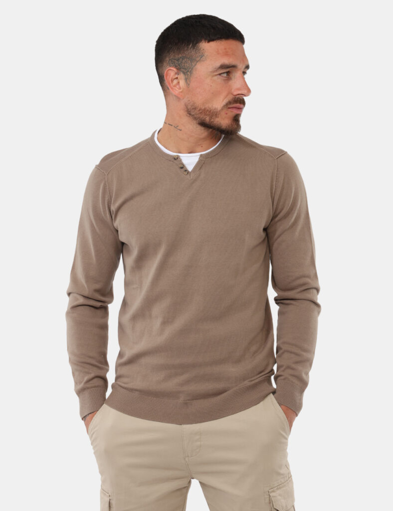 Maglia Prj22. Marrone - Maglia PRJ22 Marrone da uomo La Maglia PRJ22 Marrone è la scelta ideale per chi desidera un capo ver