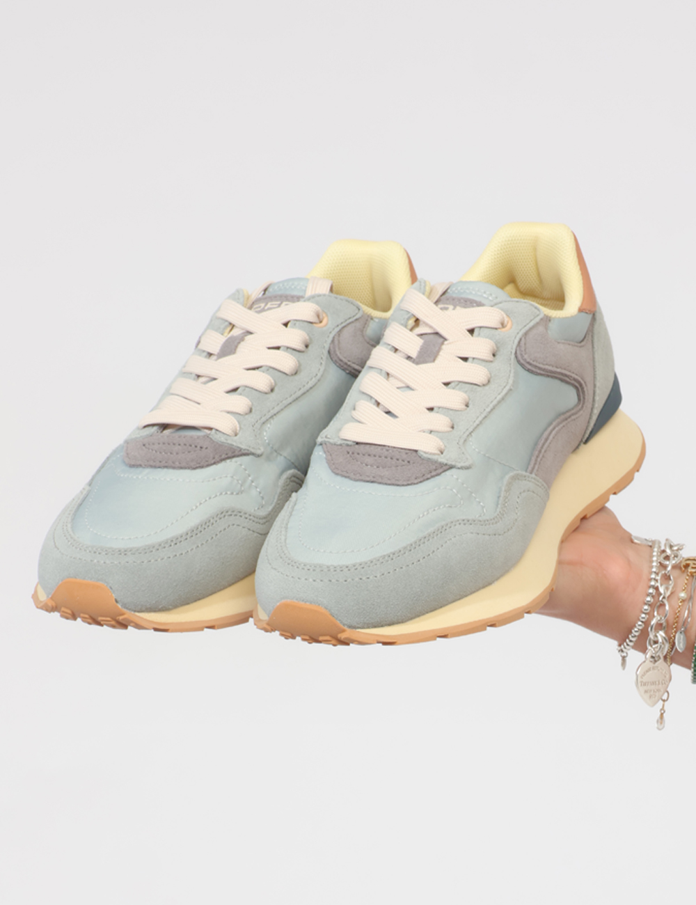 CITY-RETRO-OB_LIGHT-BLUE_PE26_1 Sneakers Hoff Grigio - Sneakers HOFF Grigia da donna Le Sneakers HOFF Grigia sono la scelta ideale per chi ama uno stile ess