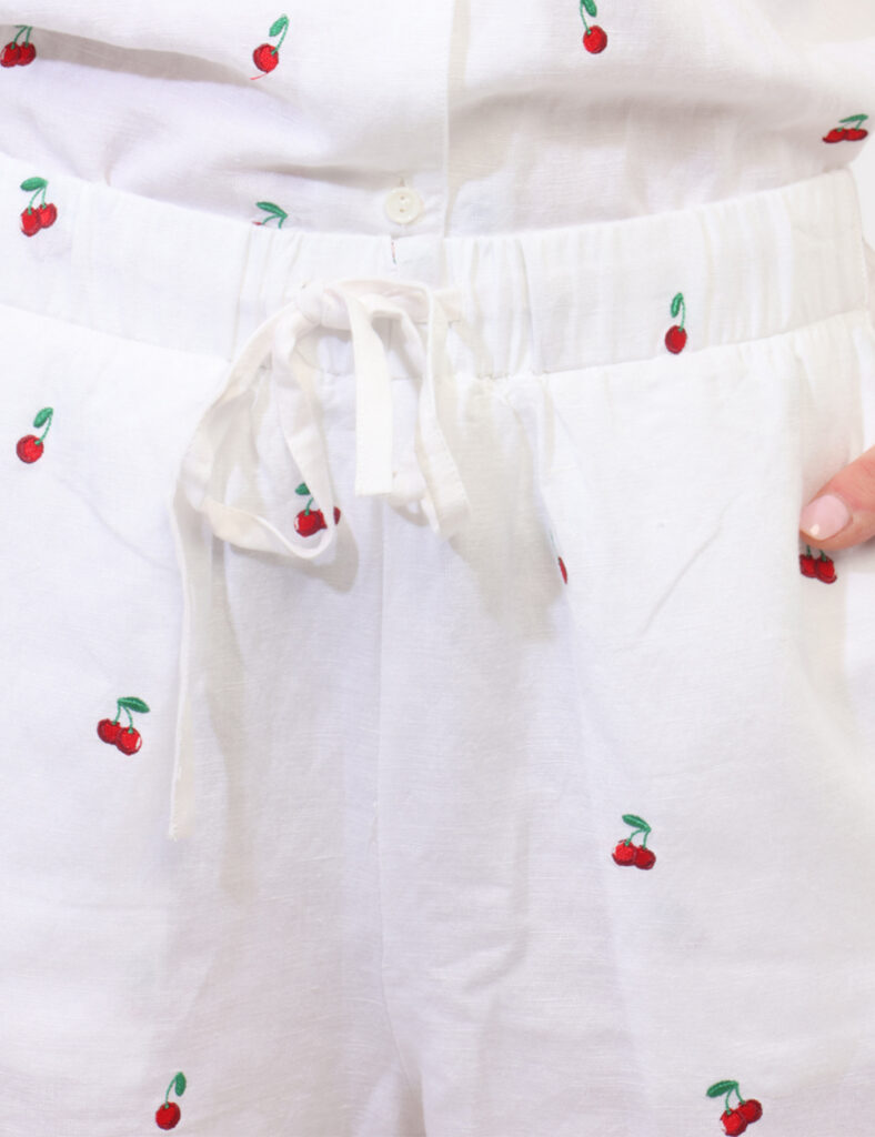 Shorts Sun68 Bianchi tg.M - Shorts SUN68 Bianchi da donna Gli Shorts SUN68 Bianchi sono il capo perfetto per vivere la stagi