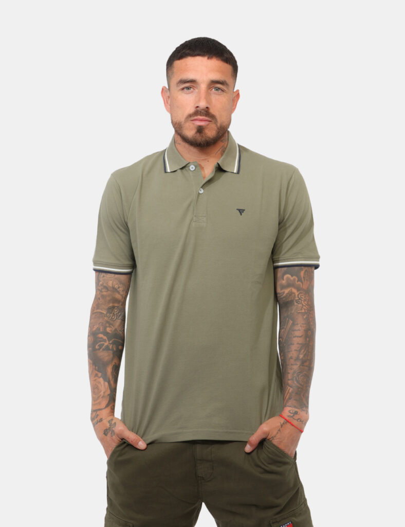 Polo Fred Mello Verde - Polo FRED MELLO Verde da uomo La Polo FRED MELLO Verde è il capo perfetto per chi desidera unire com