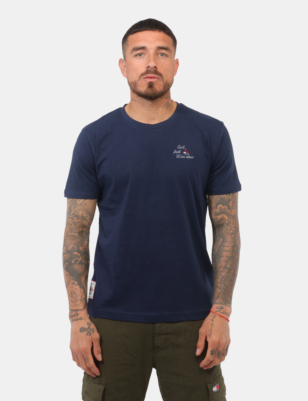 FM26S15TG-SB_BLUE_PE26_4 T-shirt Fred Mello Blu - T-shirt FRED MELLO Blu da uomo La T-shirt FRED MELLO Blu è il capo perfetto per chi cerca uno stile