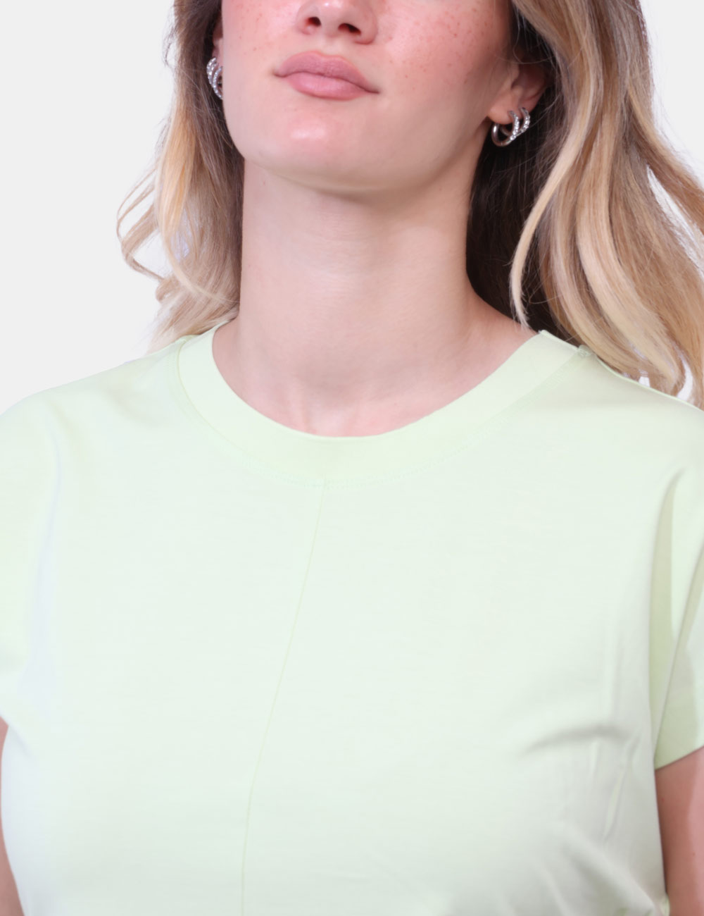 FP26ST3018J43301-OB_PASTELGREEN_PE26_4 T-shirt Fracomina Verde - T-shirt FRACOMINA Verde da donna Essenziale ma con un twist contemporaneo, la T-shirt FRACOMINA Ve