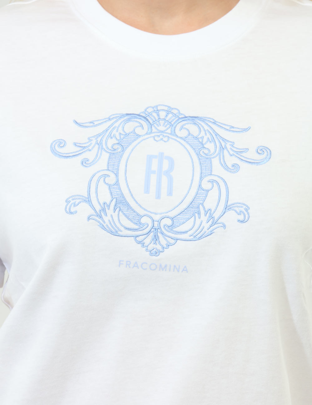 FR26ST3008J40001-OB_WHITE_PE26_4 T-shirt Fracomina Bianca - T-shirt FRACOMINA Bianca da donna Fresca, essenziale e sempre attuale, la T-shirt FRACOMINA Bianc