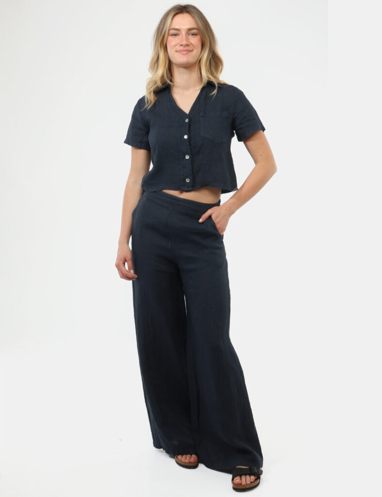 Pantalone Rue De Clerie Blu - Pantalone RUE DE CLERIE Blu Elegante nella sua semplicità e pensato per accompagnarti ogni gio