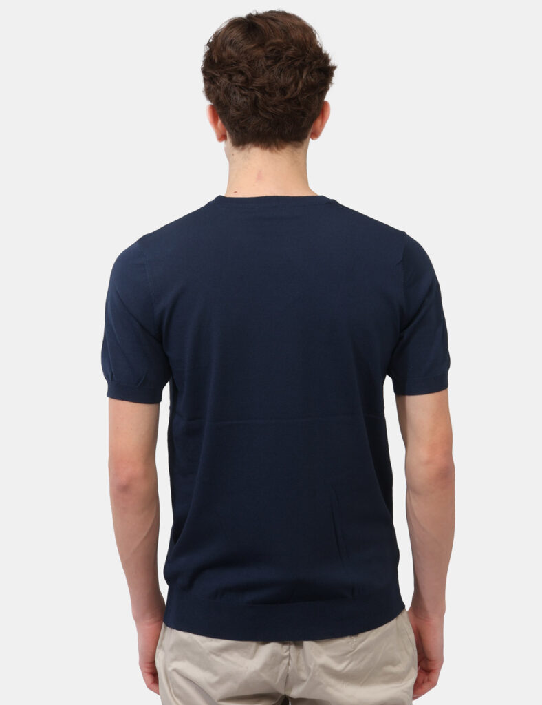 Maglia Goha Blu - Maglia GOHA Blu Moderna, essenziale e pensata per accompagnarti con stile nelle giornate più miti, la magl