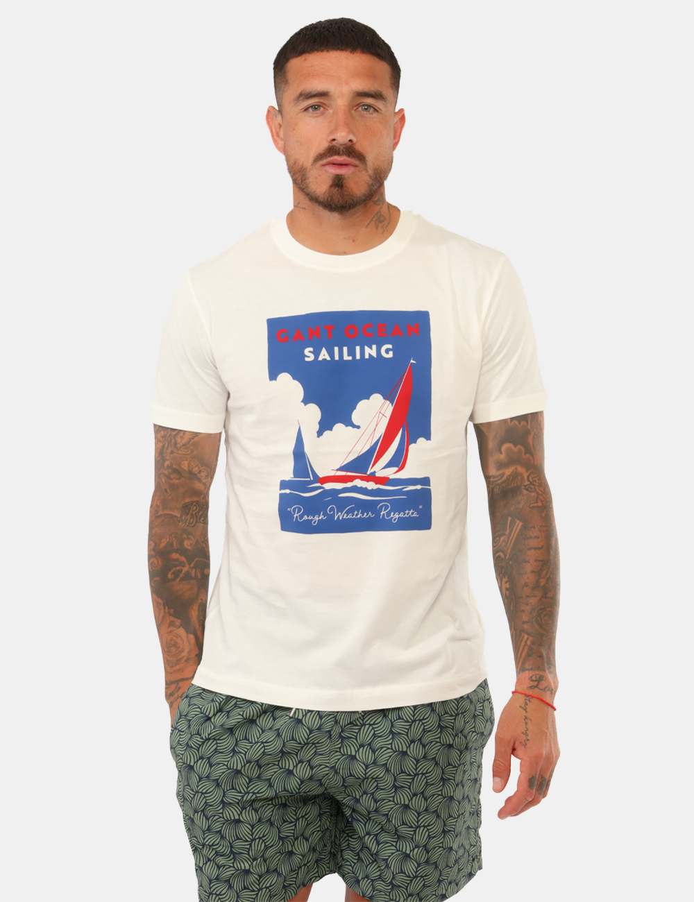 2501-2003305-SB_113_PE26_1 T-shirt Gant Bianca - T-shirt GANT Bianca da uomo Fresca, versatile e perfetta per la stagione primavera estate, questa T-sh