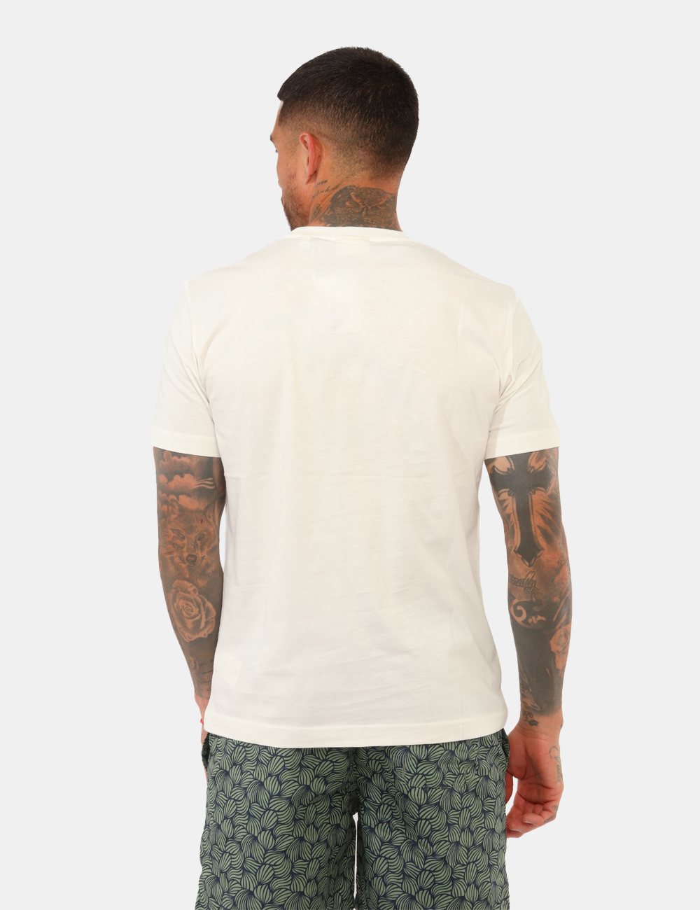 2501-2003305-SB_113_PE26_2 T-shirt Gant Bianca - T-shirt GANT Bianca da uomo Fresca, versatile e perfetta per la stagione primavera estate, questa T-sh