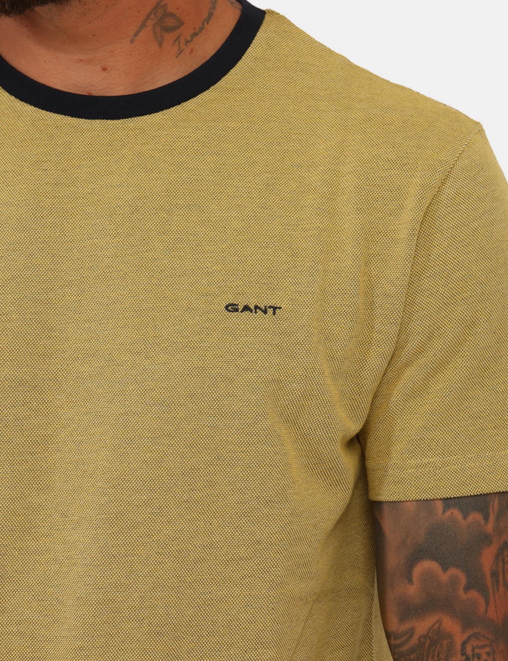 2501-2013083-SB_714_PE26_4 T-shirt Gant Gialla - T-shirt GANT Gialla da uomo Fresca, dinamica e perfetta per la bella stagione, questa T-shirt GANT Gia
