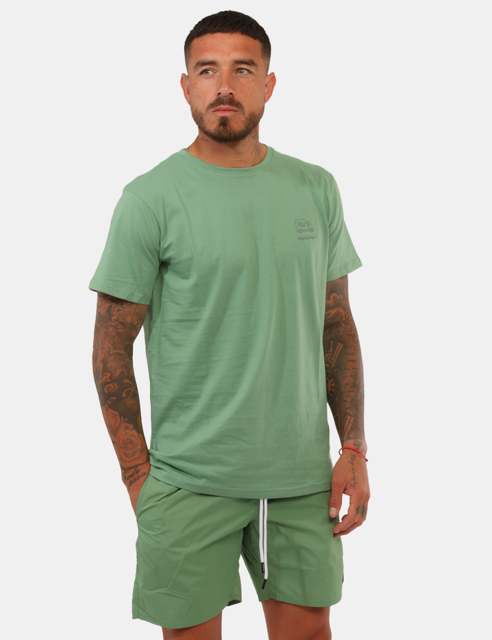 26MBM01-SB_SAGE_PE26_1 Costume Refrigiwear Verde - Costume REFRIGIWEAR verde da uomo Dinamico, versatile e perfetto per accompagnarti durante tutta