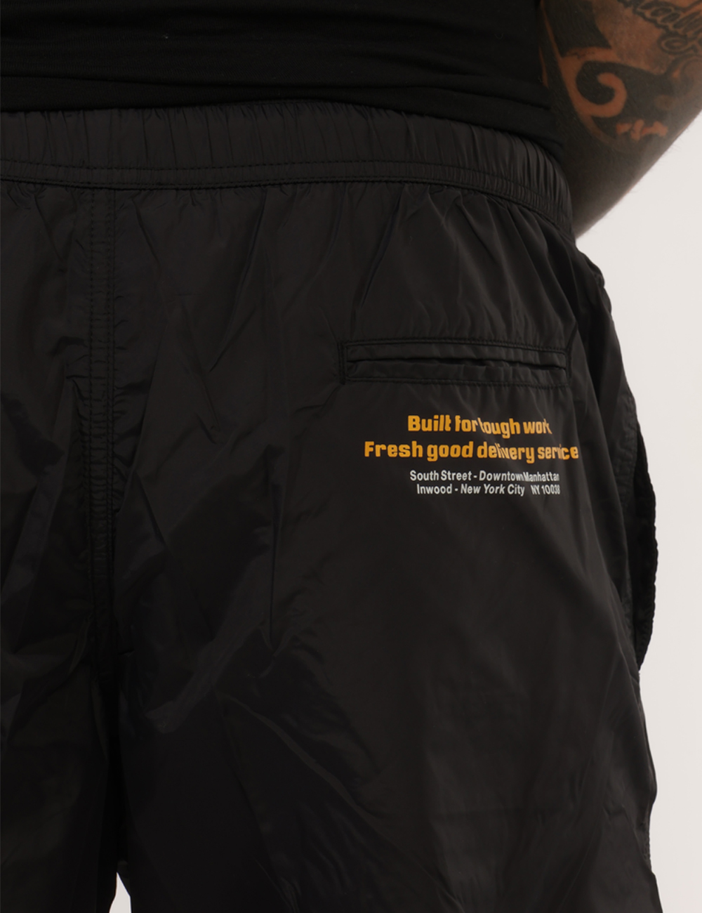 26MBM02-SB_BLACK_PE26_5 Costume Refrigiwear Nero - Costume REFRIGIWEAR nero da uomo Essenziale, versatile e dal carattere contemporaneo, questo cost