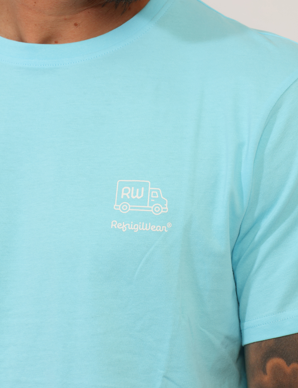 26MTS03-SB_BREEZE_PE26_3 T-shirt Refrigiwear Azzurro - T-shirt REFRIGIWEAR azzurra da uomo Fresca, versatile e perfetta per completare i look casual