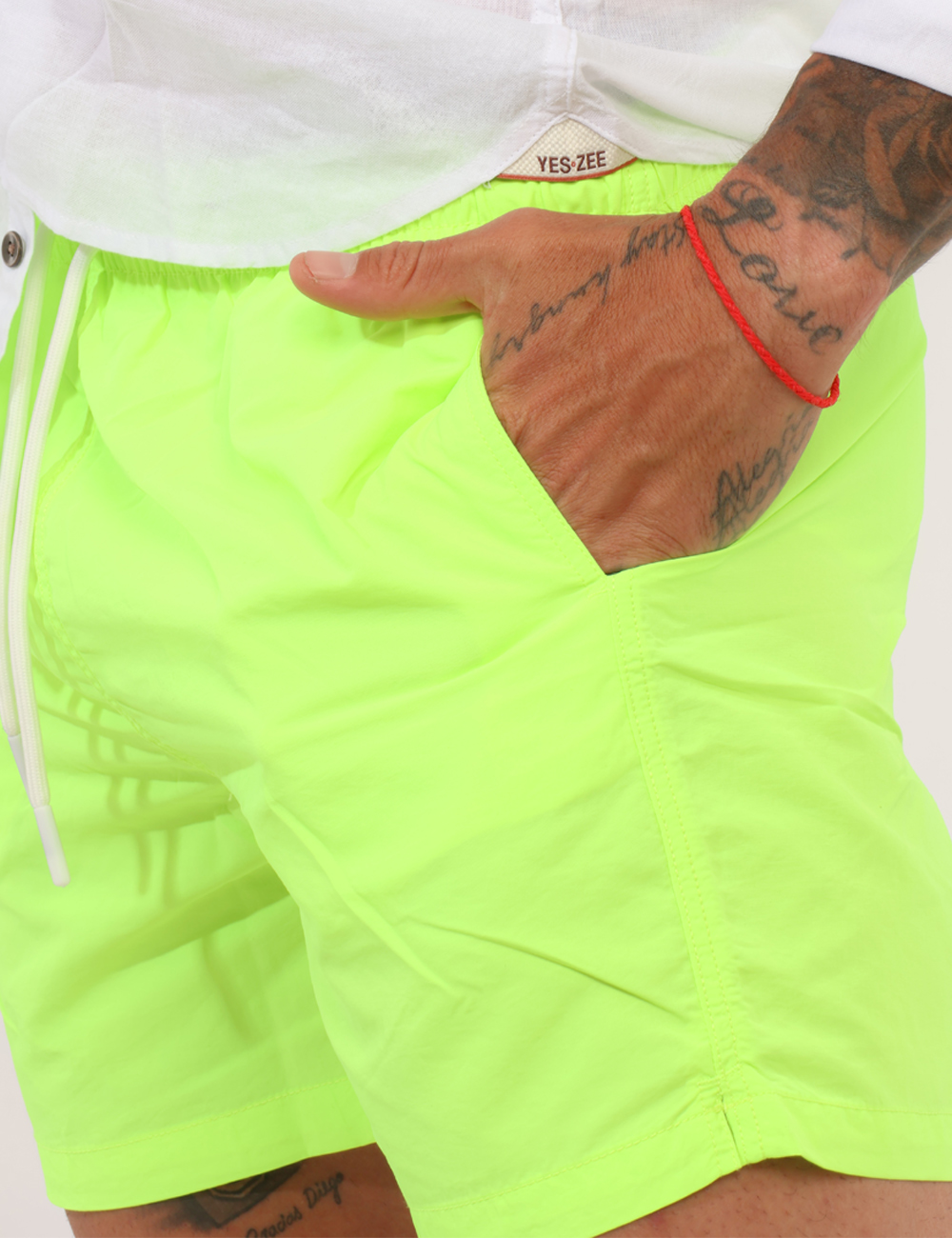26S04BW-NYLON-SOLID-OB_YELLOW-FLUO_PE26_3 Costume Goha Giallo - Costume GOHA Giallo da uomo Il costume GOHA giallo da uomo è il capo ideale per chi vuole vivere l’est