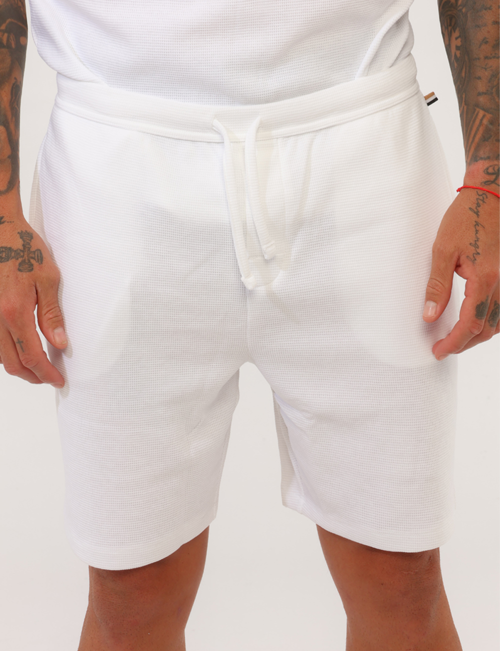 50535884-WAFFLE-SHORTS-OB_WHITE_PE26_6 Bermuda Boss Bianchi - Bermuda BOSS Bianchi da uomo Freschi, versatili e perfetti per la bella stagione: i Bermuda BOSS Bian