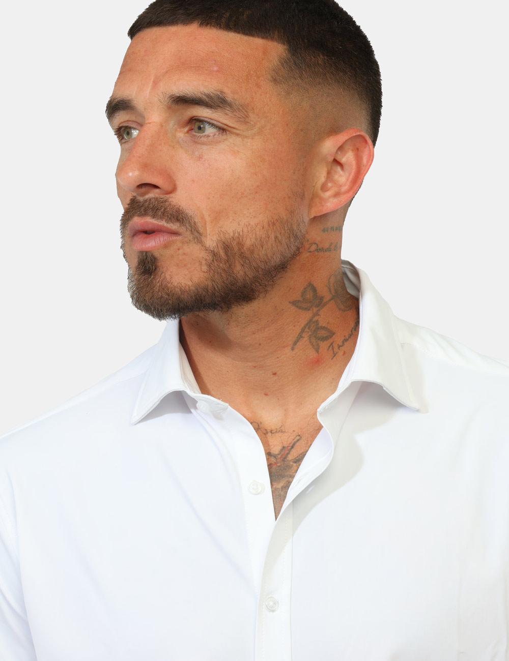 5709426-OB_WHITE_PE26_3 Polo Prj22. Bianco - Polo PRJ22 bianca La polo PRJ22 bianca da uomo è il capo perfetto per chi desidera uno stile essenziale