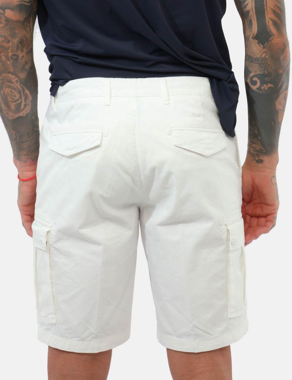 5731426-OB_OFF-WHITE_PE26_2 Bermuda Prj22. Bianco - Bermuda PRJ22 Bianco da uomo I bermuda PRJ22 bianco da uomo sono il capo ideale per affrontare la st