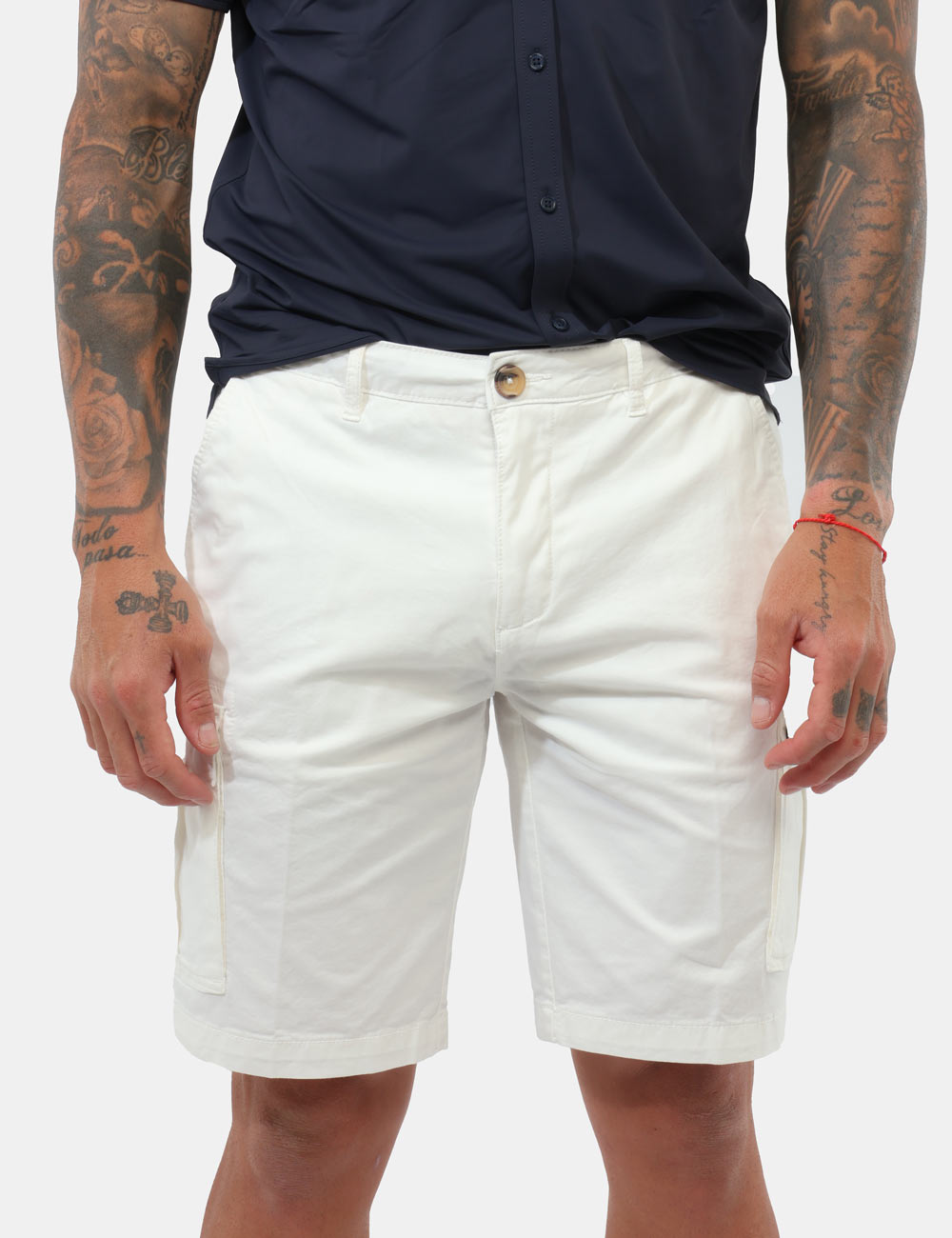 5731426-OB_OFF-WHITE_PE26_5 Bermuda Prj22. Bianco - Bermuda PRJ22 Bianco da uomo I bermuda PRJ22 bianco da uomo sono il capo ideale per affrontare la st