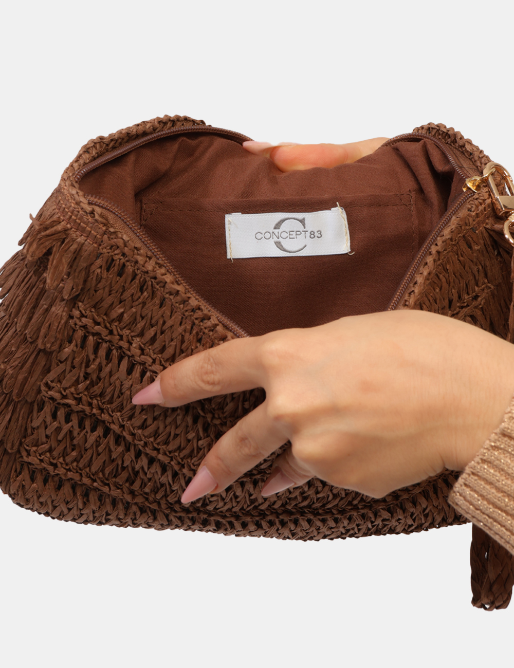 BP0365SP-OB_CHOCOLATE_PE26_2 Pochette Concept83 Marrone - Pochette CONCEPT83 marrone da donna con polsiera intrecciata e frange laterali La Pochette CONC