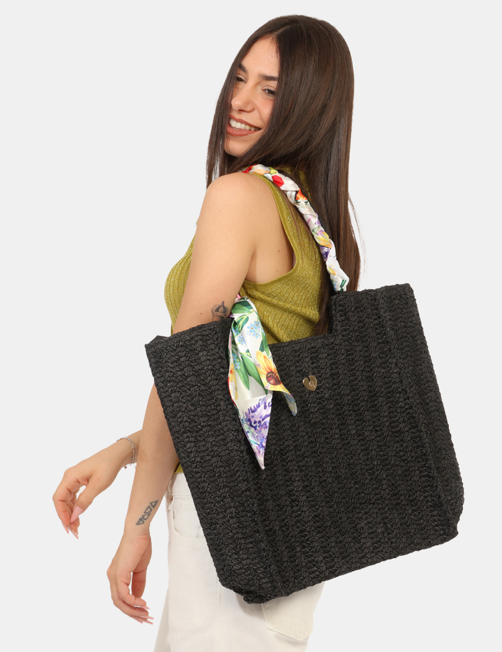 BP0366SP-OB_BLACK_PE26_1 Borsa Concept83 Nero - Borsa CONCEPT83 nera da donna con foulard sul manico La Borsa CONCEPT83 Nera è l'accessorio perfetto