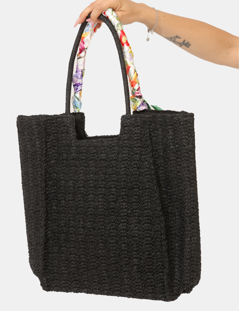 BP0366SP-OB_BLACK_PE26_5 Borsa Concept83 Nero - Borsa CONCEPT83 nera da donna con foulard sul manico La Borsa CONCEPT83 Nera è l'accessorio perfetto