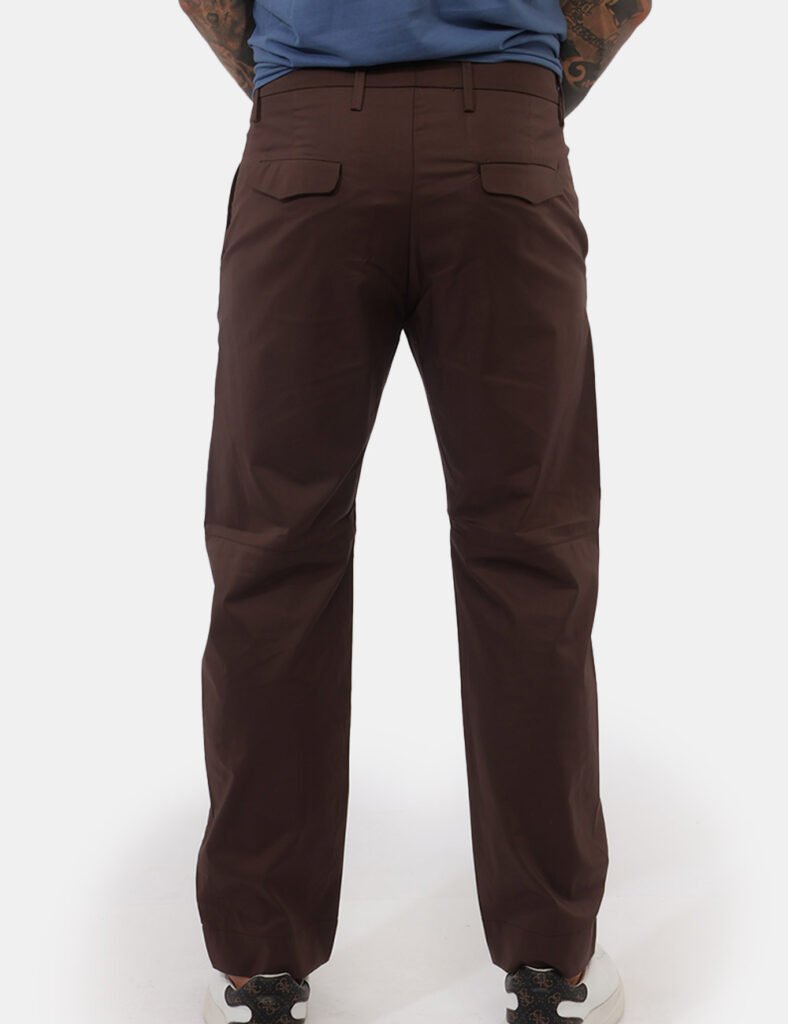 Pantalone Concept83 Marrone - Pantalone CONCEPT83 Marrone da uomo – eleganza rilassata e comfort quotidiano Il Pantalone CON