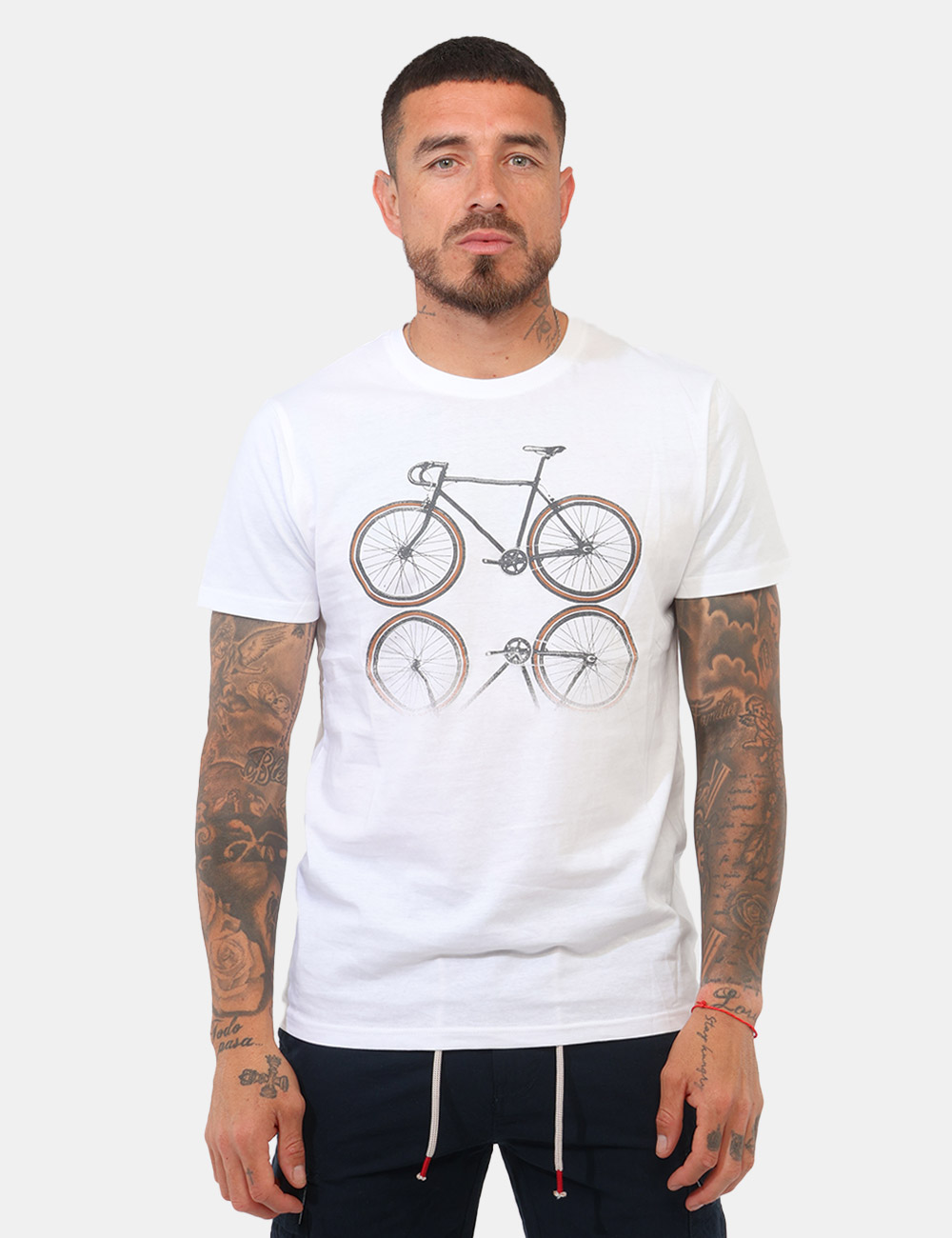 LGE6TS010729U-OB_WHITE_PE26_5 T-shirt Concept83 Bianca - T-shirt CONCEPT83 Bianca da uomo – stile essenziale e carattere contemporaneo La T-shirt CONCEPT8