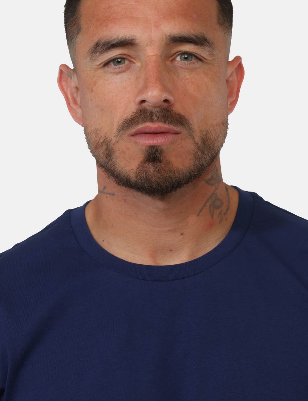 LGE6TS010754U-OB_NAVY_PE26_4 T-shirt Concept83 Blu - T-shirt CONCEPT83 blu La T-shirt CONCEPT83 blu da uomo è il capo ideale per chi desidera uno stile e
