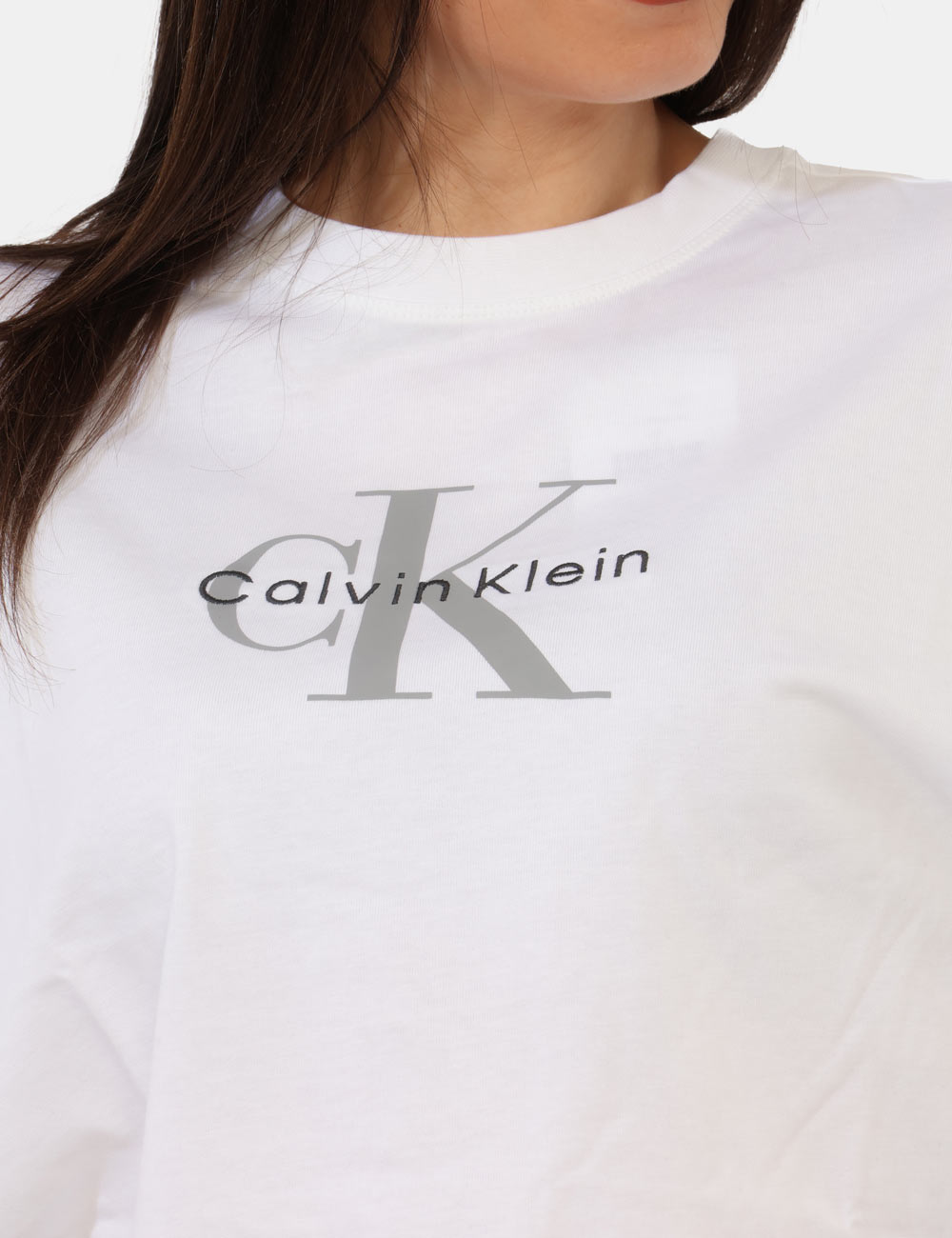 LV047F828G-OB_YAF_PE26_3 T-shirt Calvin Klein Bianca - T-shirt Calvin Klein bianca da donna Dal design essenziale ma ricco di personalità, questa T-s