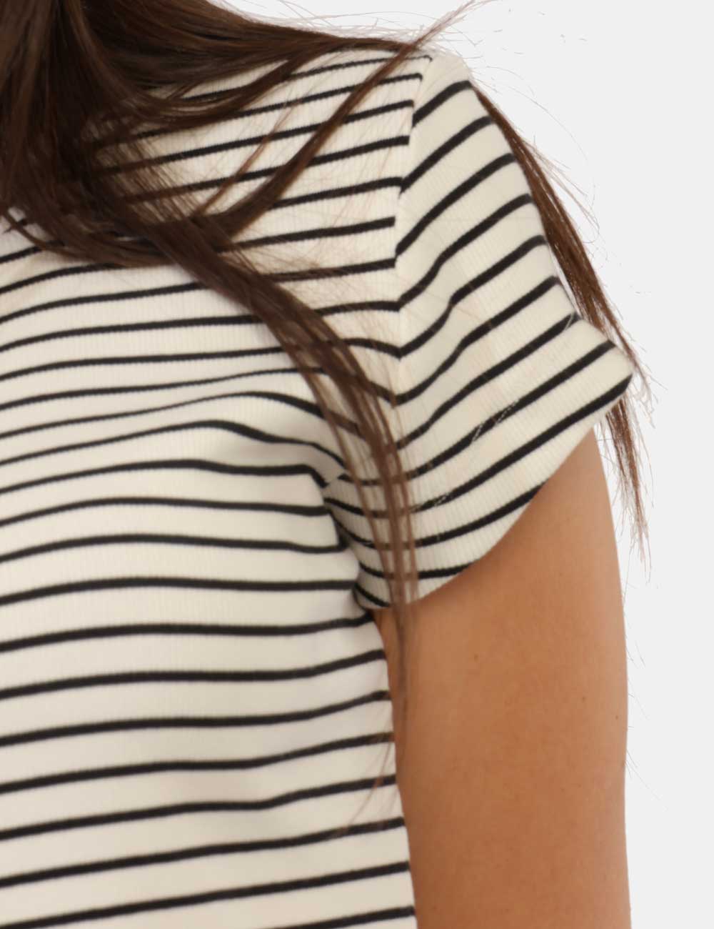 LV047F833G-OB_XDY_PE26_4 T-shirt Calvin Klein Bianca - T-shirt Calvin Klein bianca da donna Casual, moderna e perfetta per la stagione primavera esta