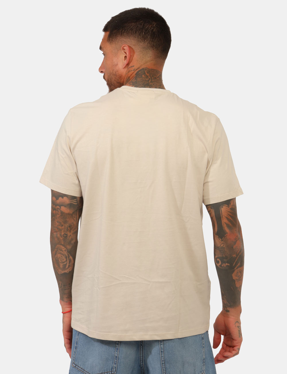 LV04RC272G-OB_2JX_PE26_2 T-shirt Calvin Klein Beige - T-shirt Calvin Klein beige da uomo Dal design essenziale e contemporaneo, questa T-shirt Calvin