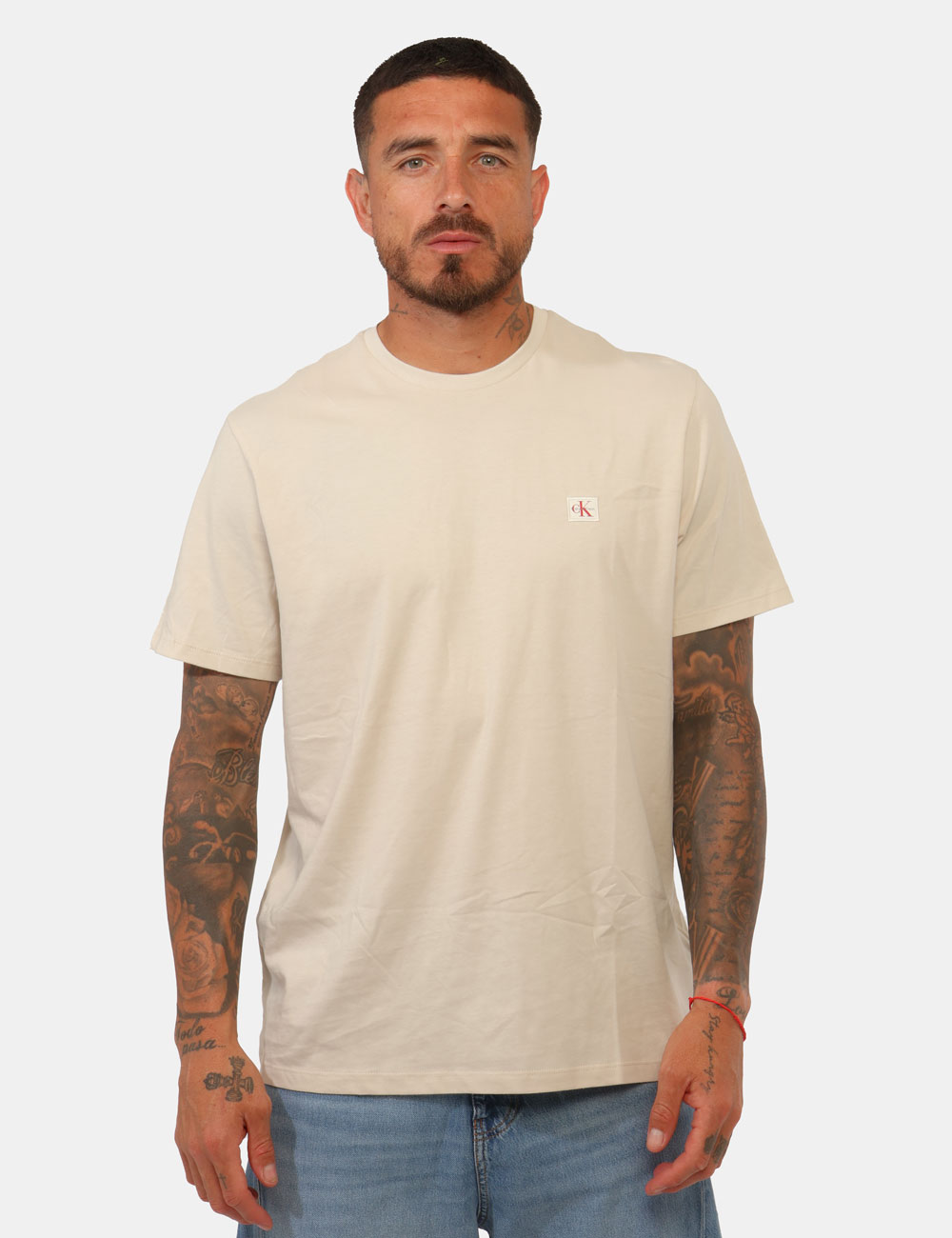 LV04RC272G-OB_2JX_PE26_5 T-shirt Calvin Klein Beige - T-shirt Calvin Klein beige da uomo Dal design essenziale e contemporaneo, questa T-shirt Calvin