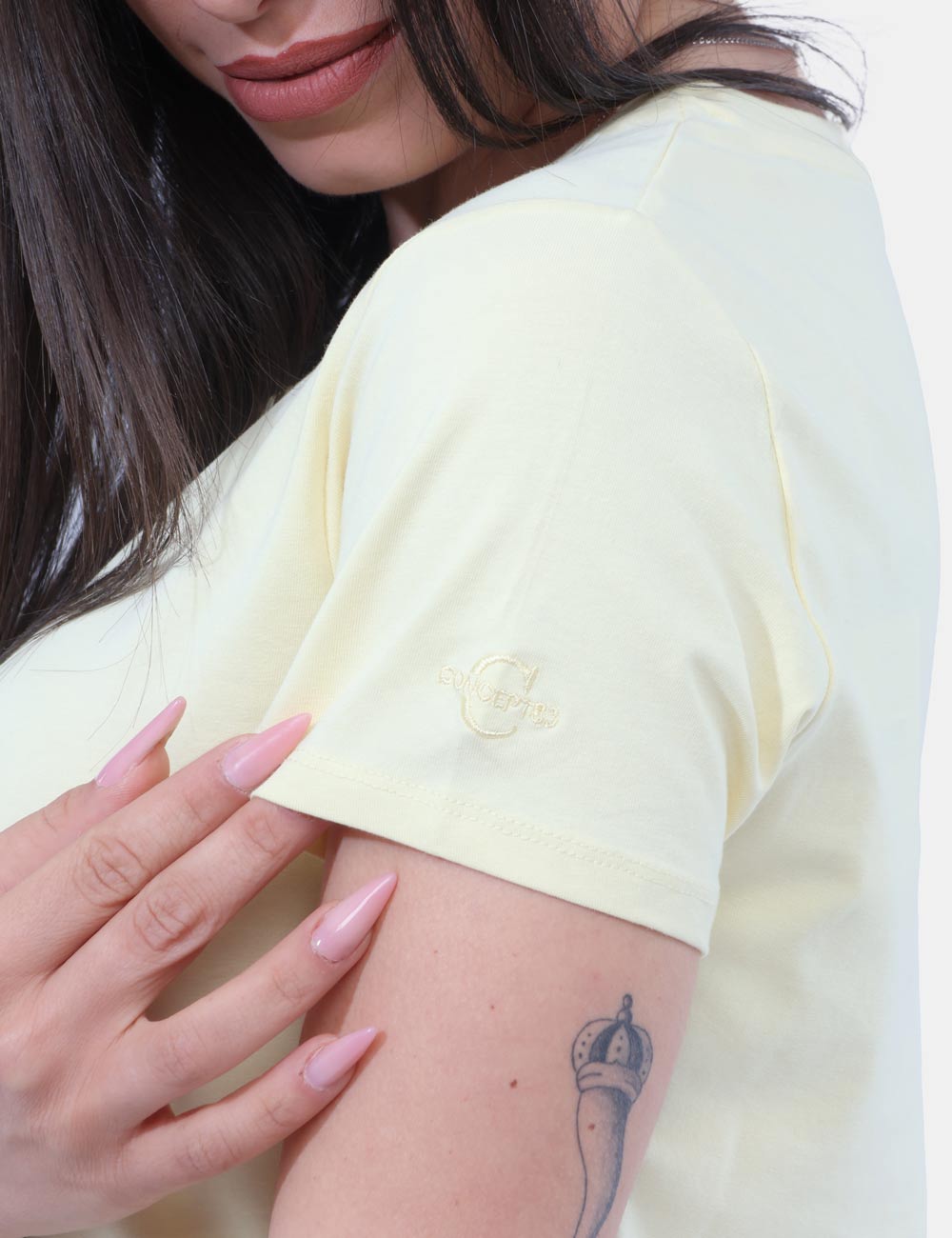 MOD-2-OB_LIGHT-YELLOW_PE26_3 T-shirt Concept83 Gialla - T-shirt CONCEPT83 Gialla da donna Luminosa, fresca e perfetta per dare energia ai look quotidiani