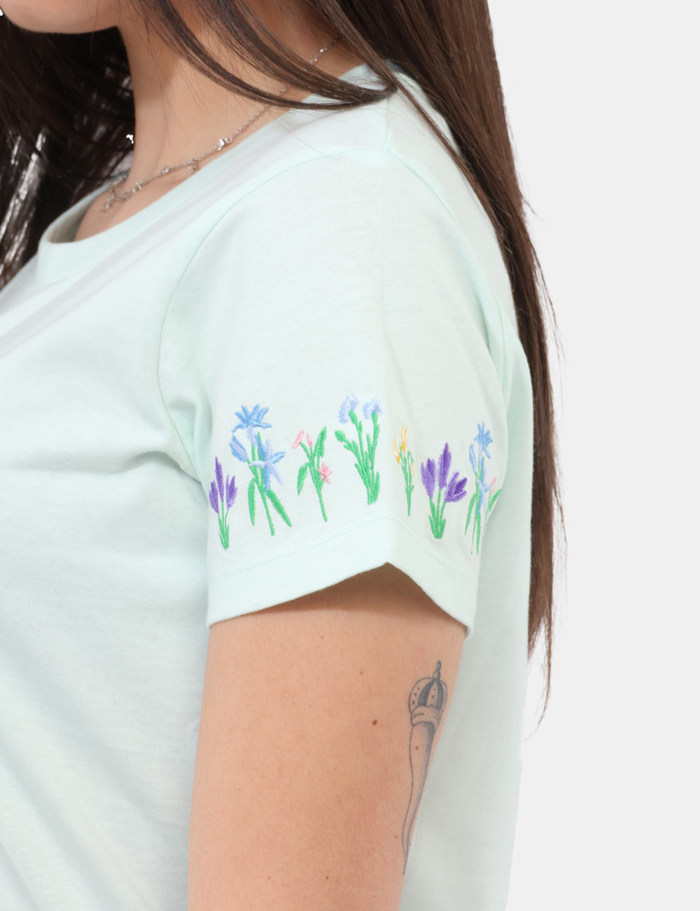 MOD-3-OB_AQUAMARINE_PE26_3 T-shirt Concept83 Azzurra - T-shirt CONCEPT83 Azzurra da donna Fresca, versatile e perfetta per completare i look quotidiani