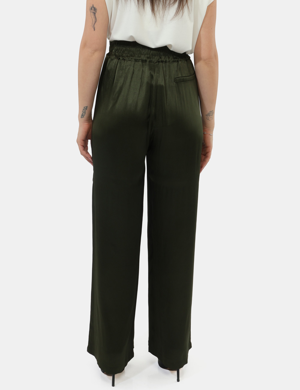 P372-EN00_VERDE-MIL-SCURO_PE26_2 Pantalone Yes Zee Verde - Pantalone YES ZEE verde Il pantalone YES ZEE verde da donna è un capo versatile e leggero, perfett
