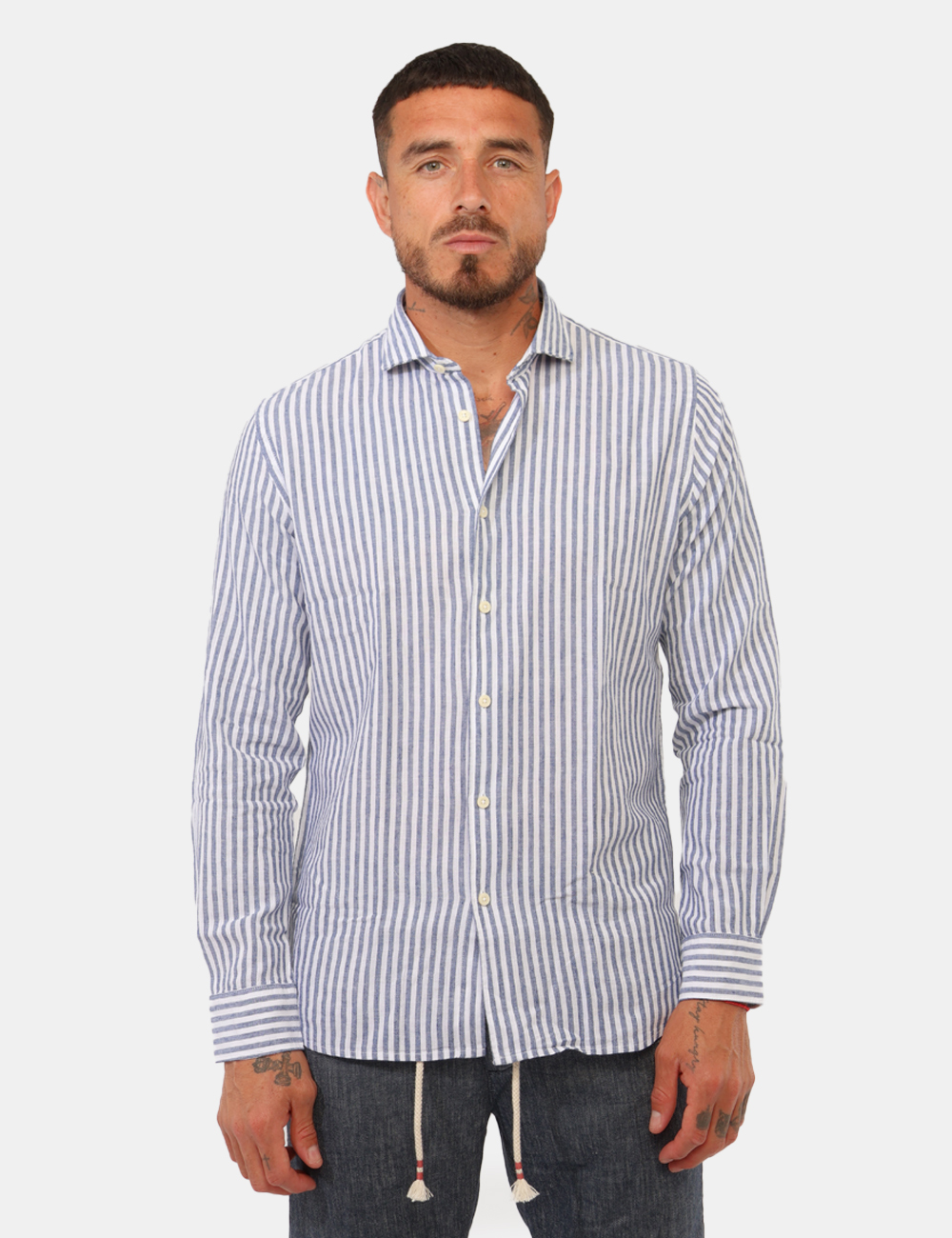 26S02CA-OB_NAVY-BLUE_PE26_7 Camicia Goha Azzurra - Camicia GOHA Azzurra da Uomo La Camicia GOHA Azzurra da uomo è un capo fresco e versatile, perfetto p