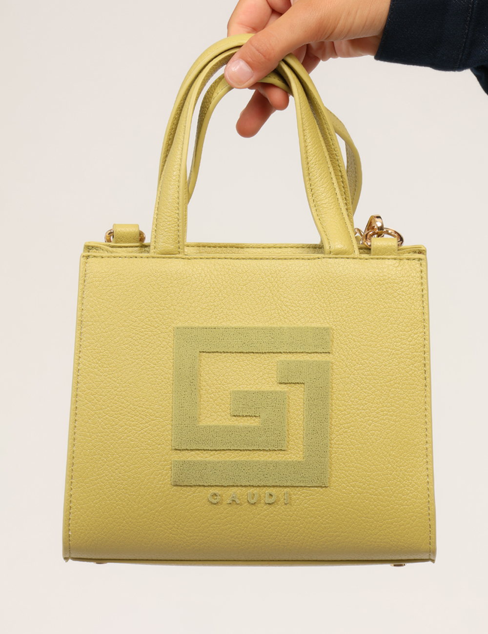 CV6AI-12921-W-CC_VERDE_AI26_3 Borsa Gaudi Verde - Borsa GAUDI Verde da donna La Borsa GAUDI Verde da donna è l'accessorio ideale per chi desidera completa