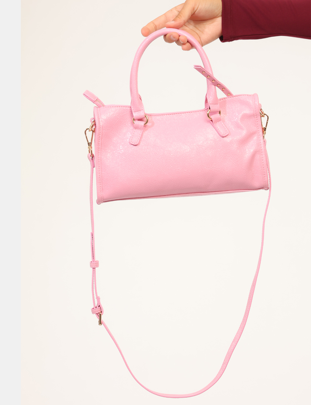 CV6AI-13044-W-CC_ROSA_AI26_4 Borsa Gaudi Rosa - Borsa GAUDI Rosa da donna La Borsa GAUDI Rosa da donna è l'accessorio perfetto per chi desidera completar
