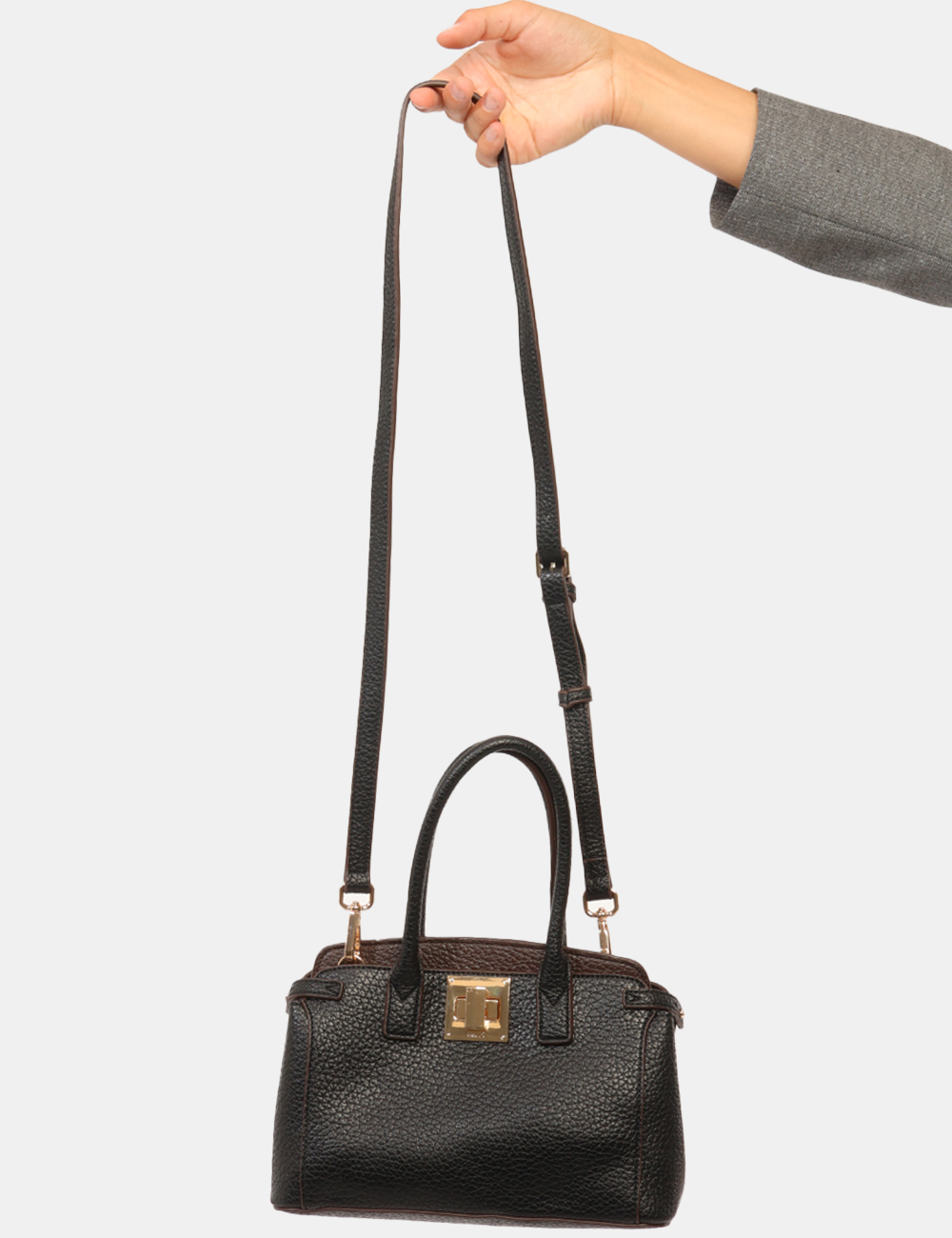 CV6AI-13061-W-CC_NERO_AI26_3 Borsa Gaudi Nera - Borsa GAUDI Nera da donna La Borsa GAUDI Nera da donna è l'accessorio perfetto per chi desidera unire sti