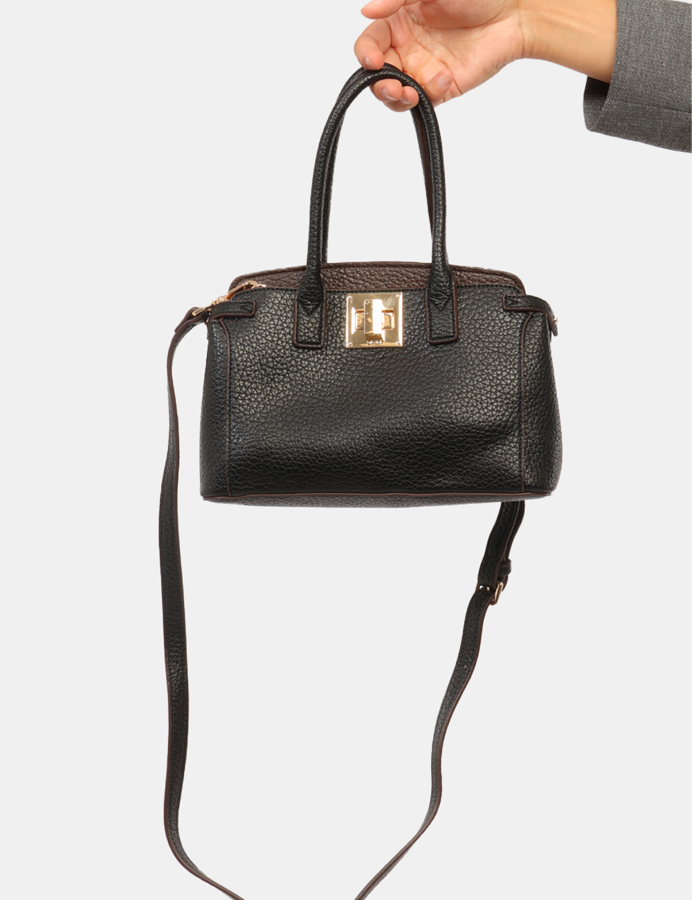 CV6AI-13061-W-CC_NERO_AI26_6 Borsa Gaudi Nera - Borsa GAUDI Nera da donna La Borsa GAUDI Nera da donna è l'accessorio perfetto per chi desidera unire sti