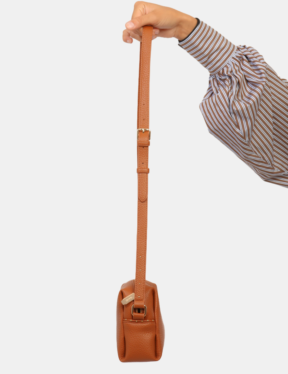 CV6AI-13124-W-CC_MARRONE_AI26_5 Borsa Gaudi Marrone - Borsa GAUDI Marrone da donnaLa Borsa GAUDI Marrone da donna è l'accessorio ideale per completare i tuo