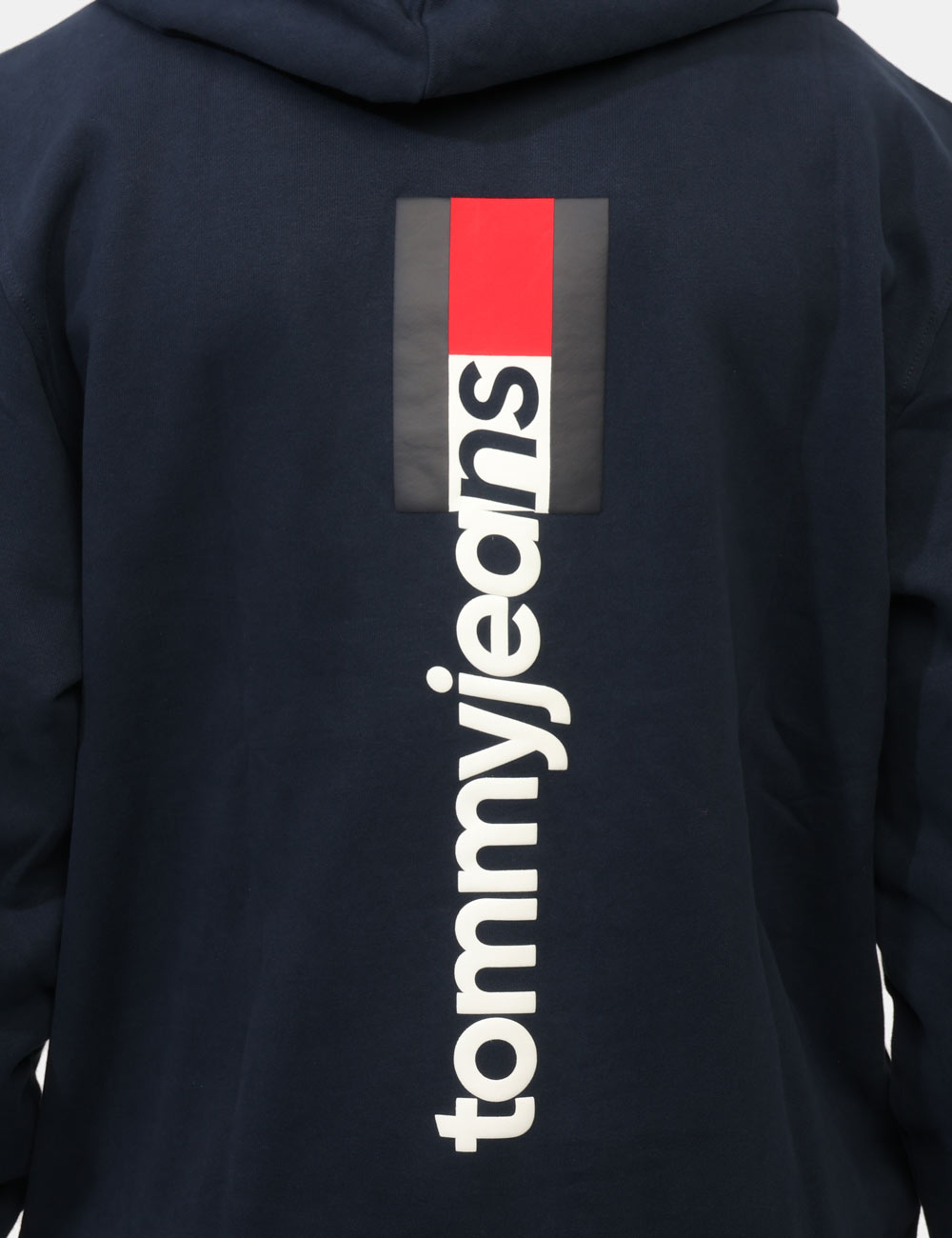 DM0DM23393_C1G_AI26_3 Felpa Tommy Hilfiger Blu - Felpa TOMMY HILFIGER Blu da uomo La Felpa TOMMY HILFIGER Blu è il capo perfetto per chi cerca un