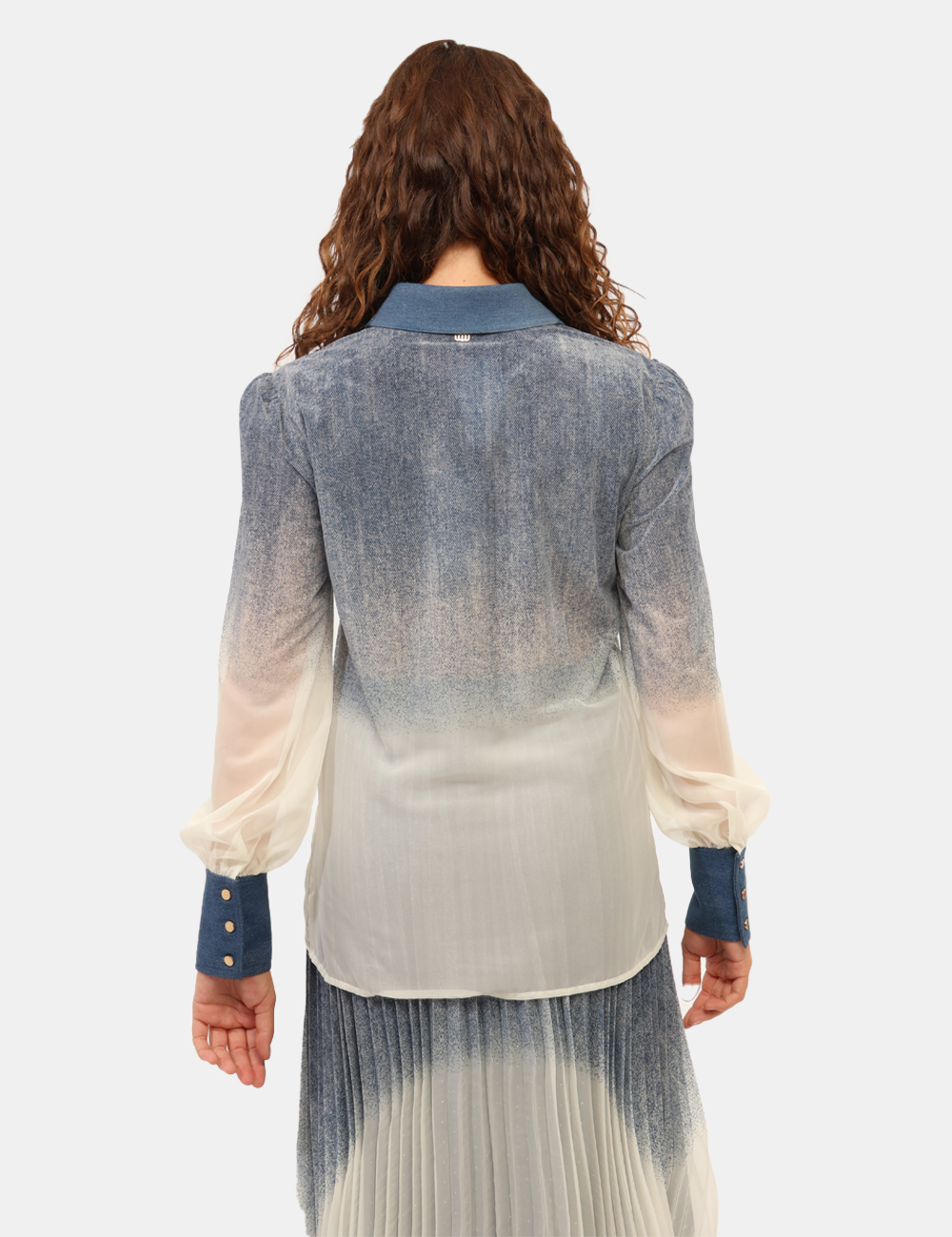 FR26WT6023-W775Q1-MCC_BLU_AI26_2 Camicia Fracomina Blu tg.S - Camicia FRACOMINA BluLa Camicia FRACOMINA Blu è un capo dal fascino contemporaneo, perfetto per
