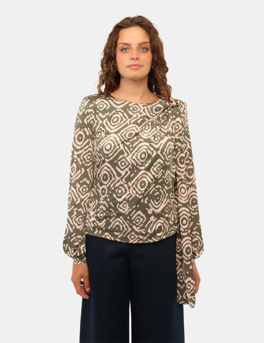FS26WT1006-W798Y8-MCC_VERDE_AI26_5 Camicia Fracomina Verde tg.S - Camicia FRACOMINA VerdeLa Camicia FRACOMINA Verde è un capo elegante e contemporaneo, ideale